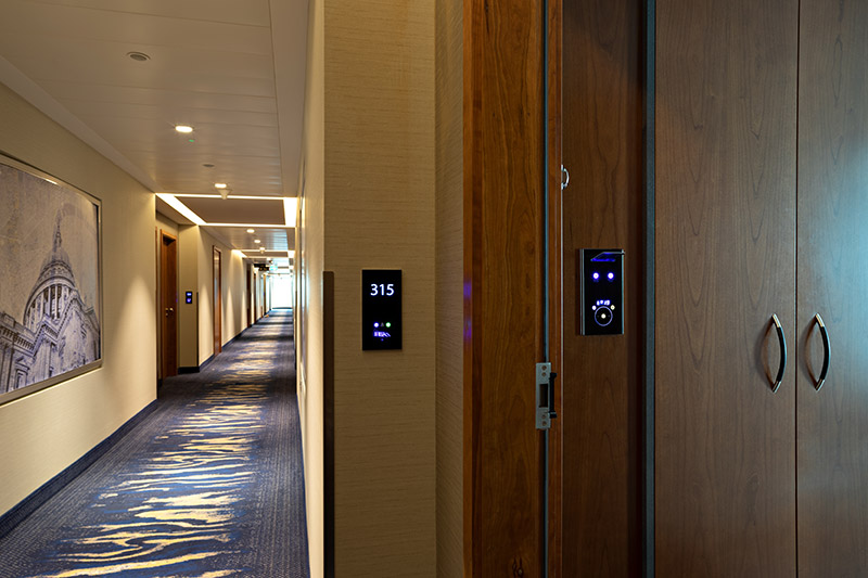 Room-Management-System-VDA-Group-London-smart-switches-vitrum-glass-design